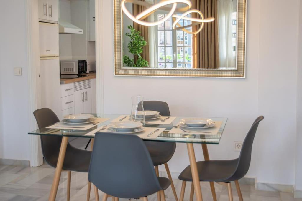 Central And Beautiful Apartment - Free Parking Malaga Exterior photo